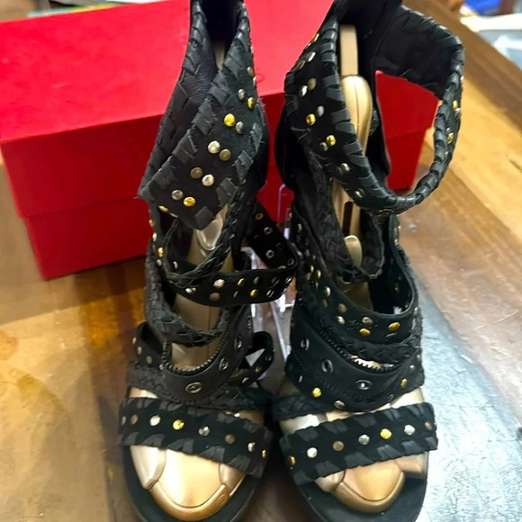 ALDO Glamour Black Gold studded strapy High Heels - Picture 6 of 10